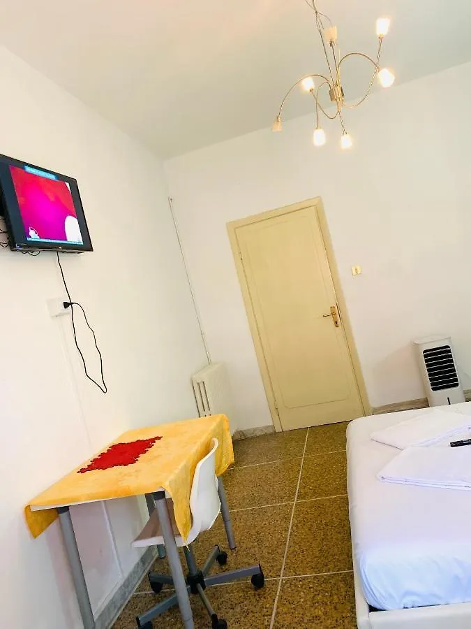 Pearl Pisa Guest House 0*,  Italien